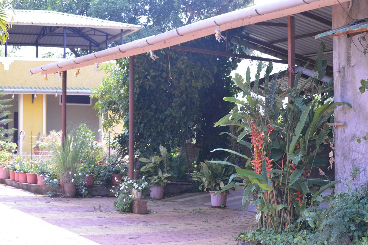 Mango Holiday Resort Kolhapur Esterno foto
